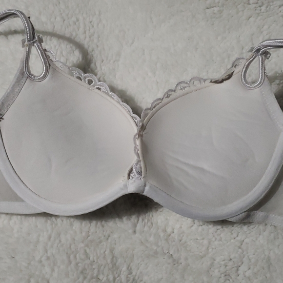 Vs Bra - Picture 2 of 3